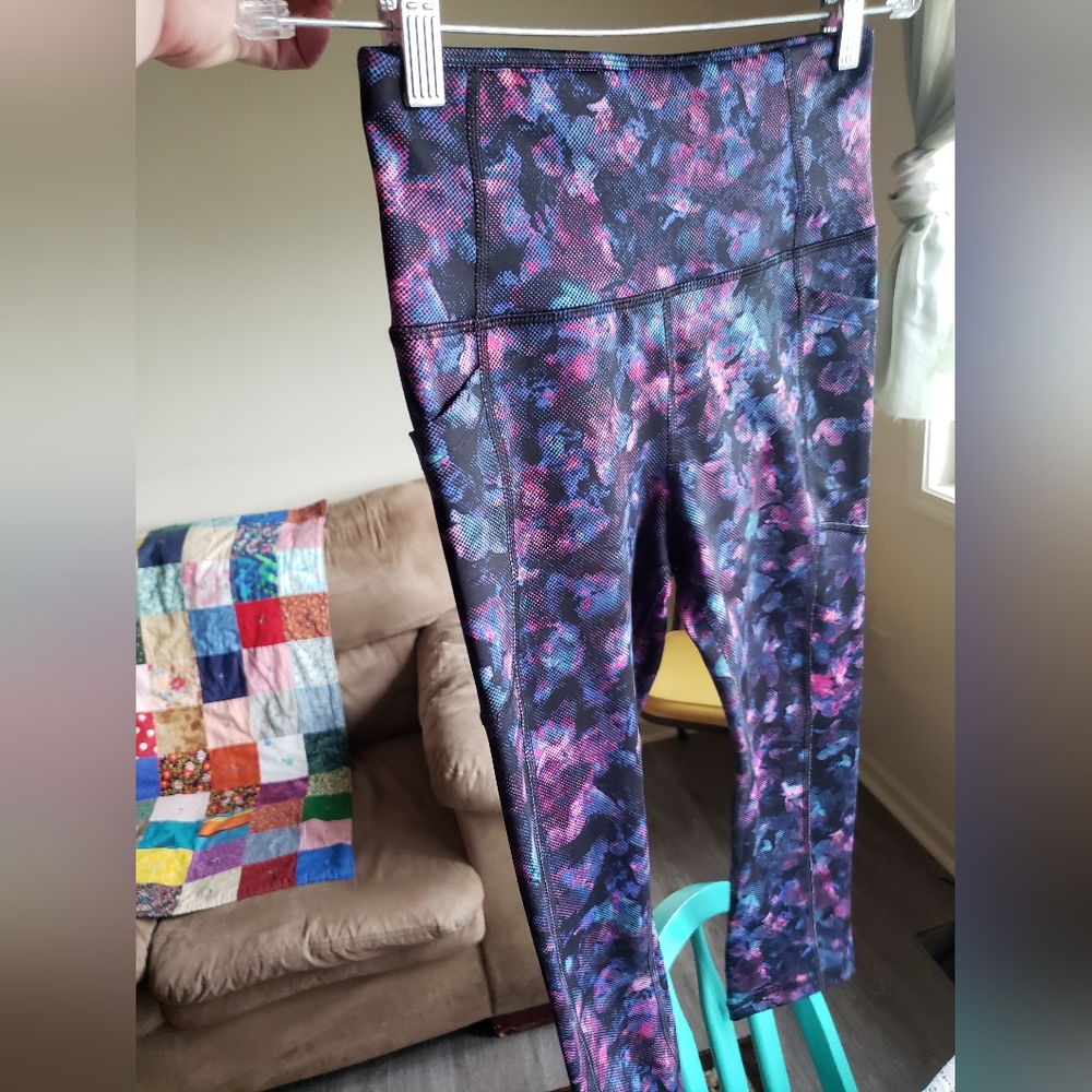 NWOT hit! Floral high waist Avia work out leggings - Picture 9 of 14